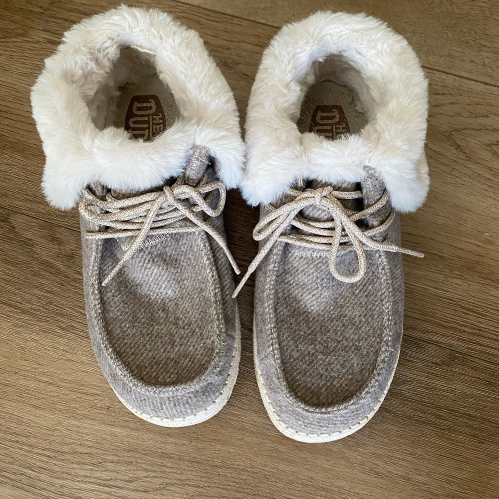 Hey Dude Britt Women's slip on Booties in a neutral heathered pattern